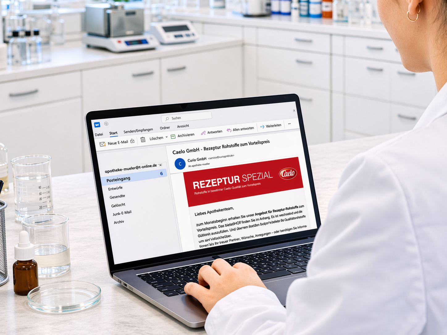 pta-am-laptop-in-apotheke-mit-rezeptur-newsletter